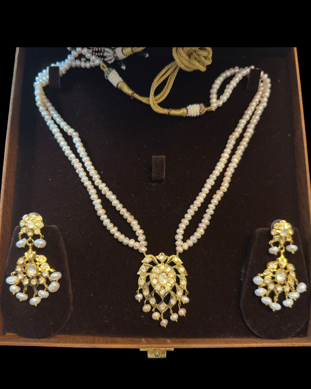 Aurora Gold Moissanite & Pearl Pendant Set