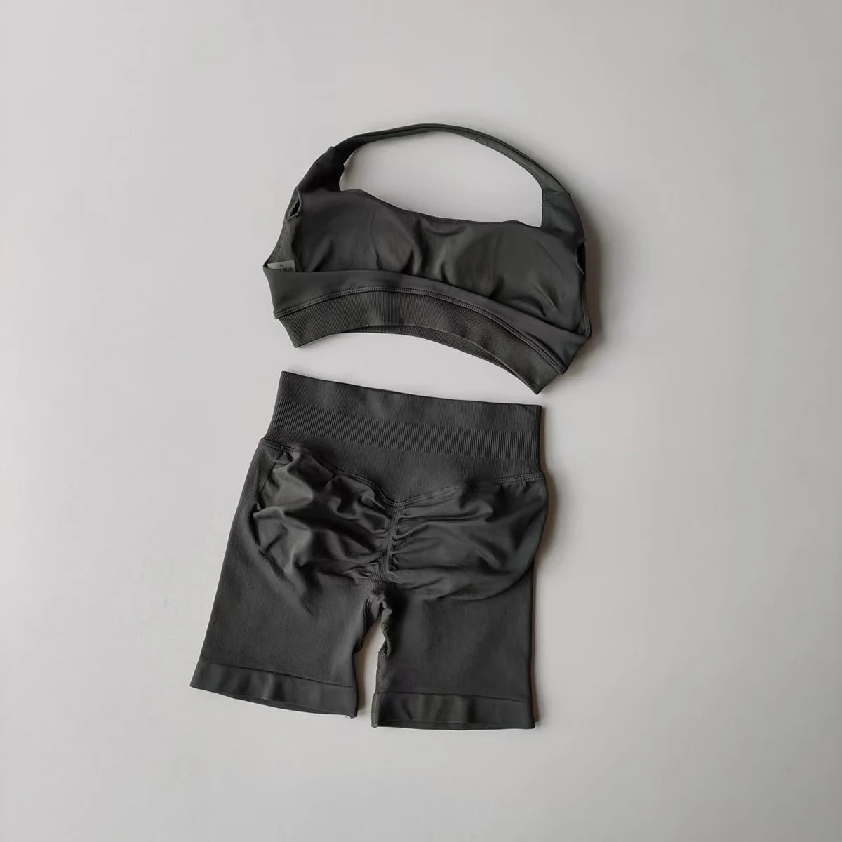Seamless Yoga Set – Bra & Shorts