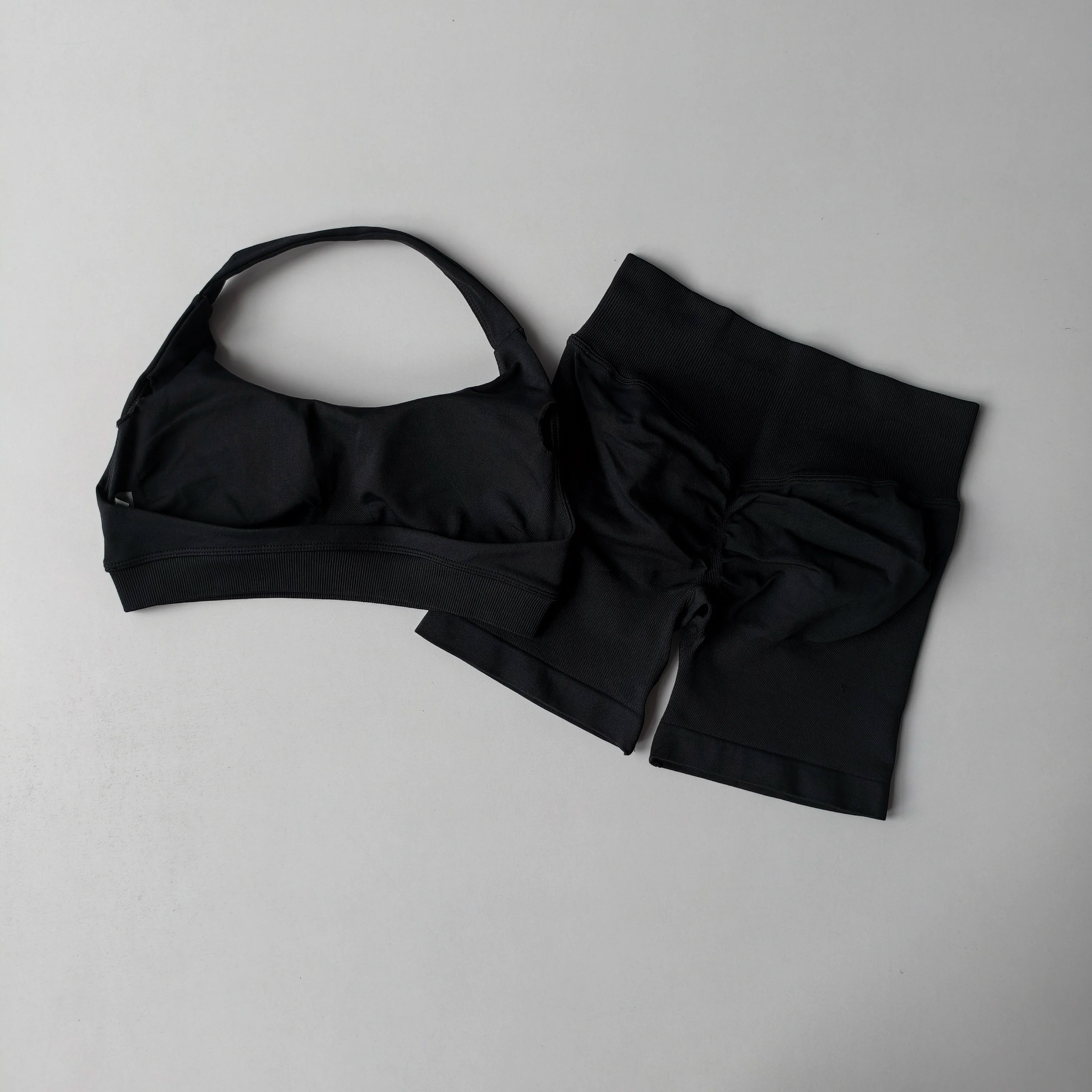 Seamless Yoga Set – Bra & Shorts
