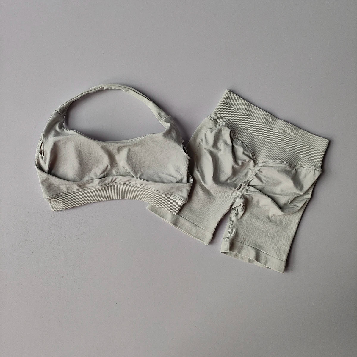 Seamless Yoga Set – Bra & Shorts