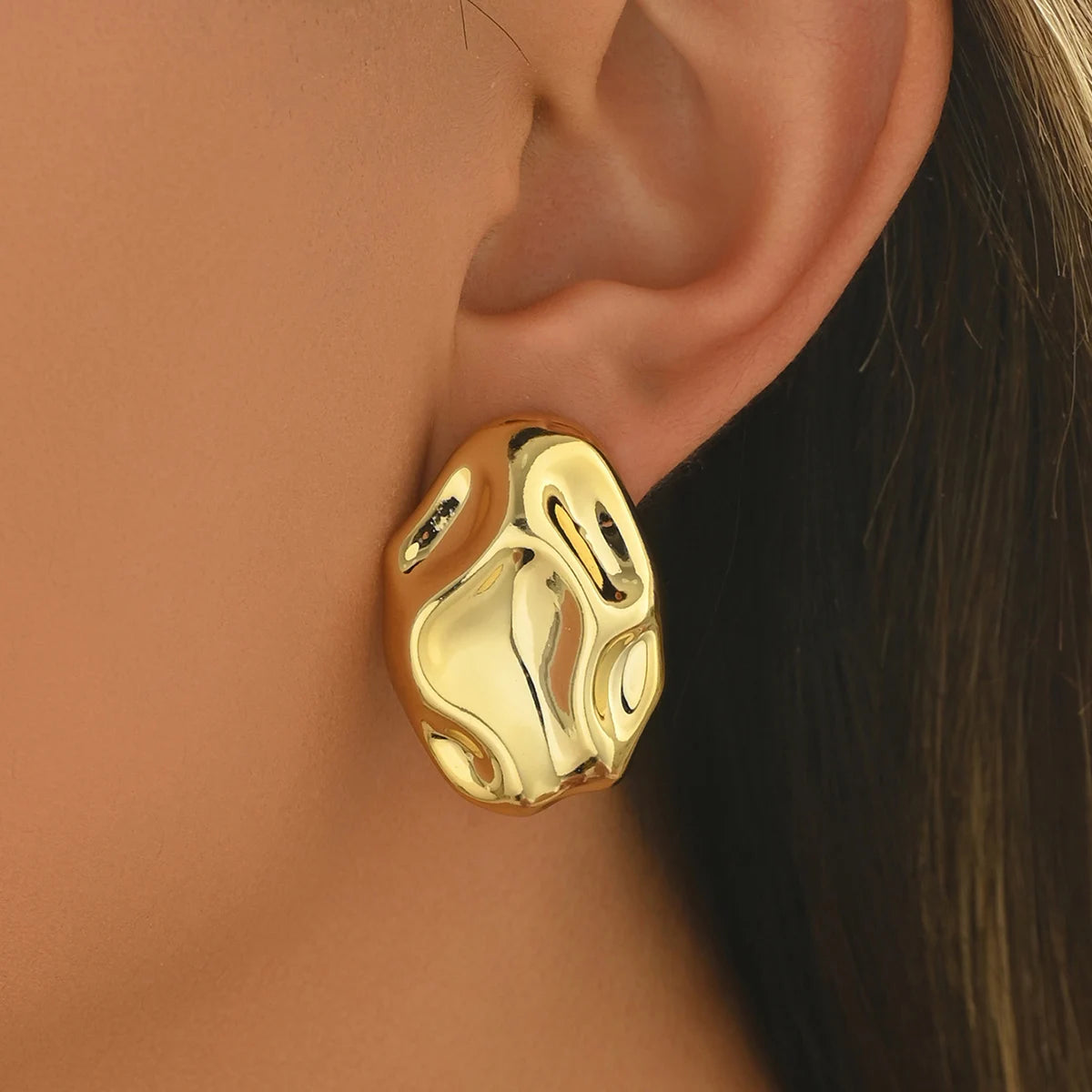 Vintage Gold Flower Stud Earrings