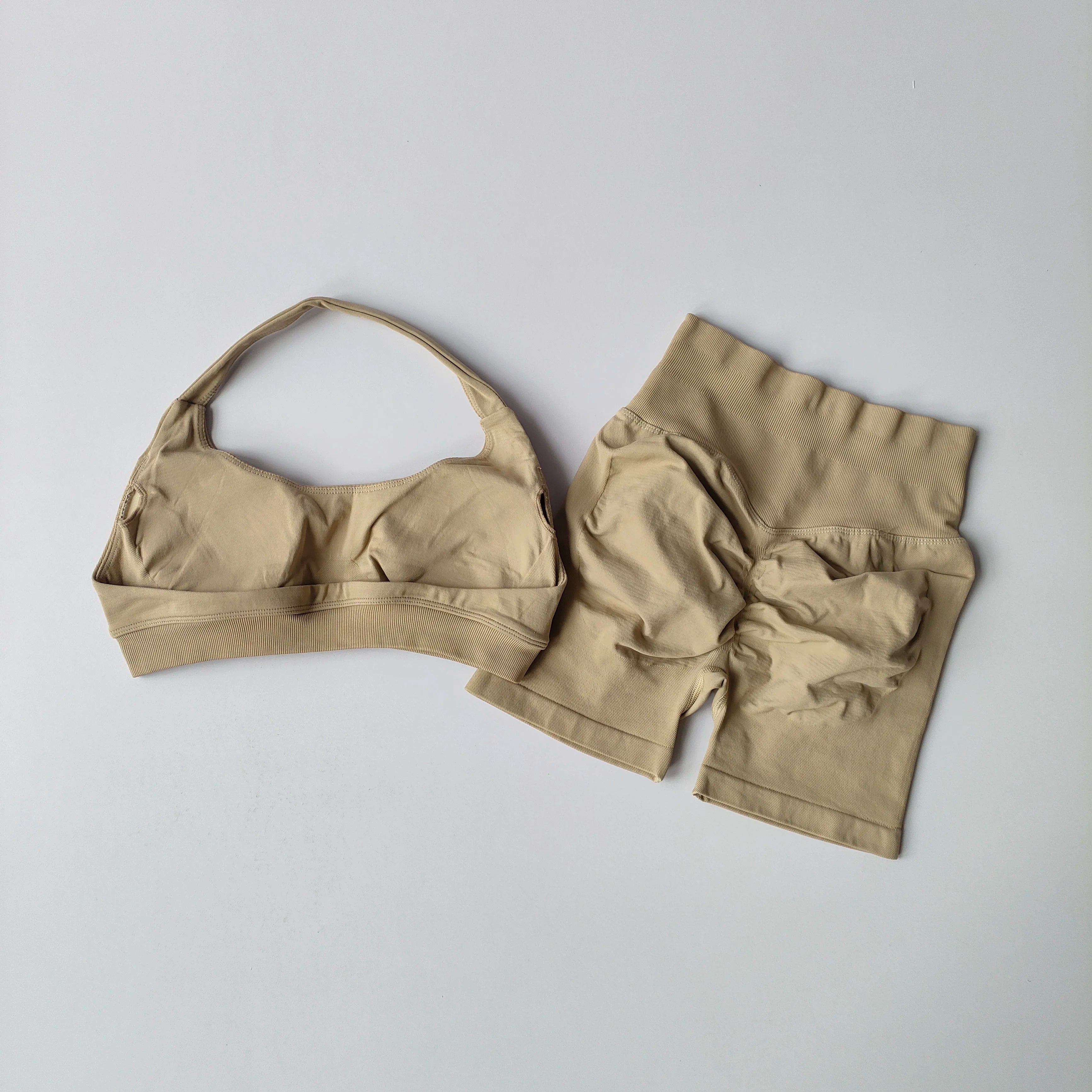 Seamless Yoga Set – Bra & Shorts