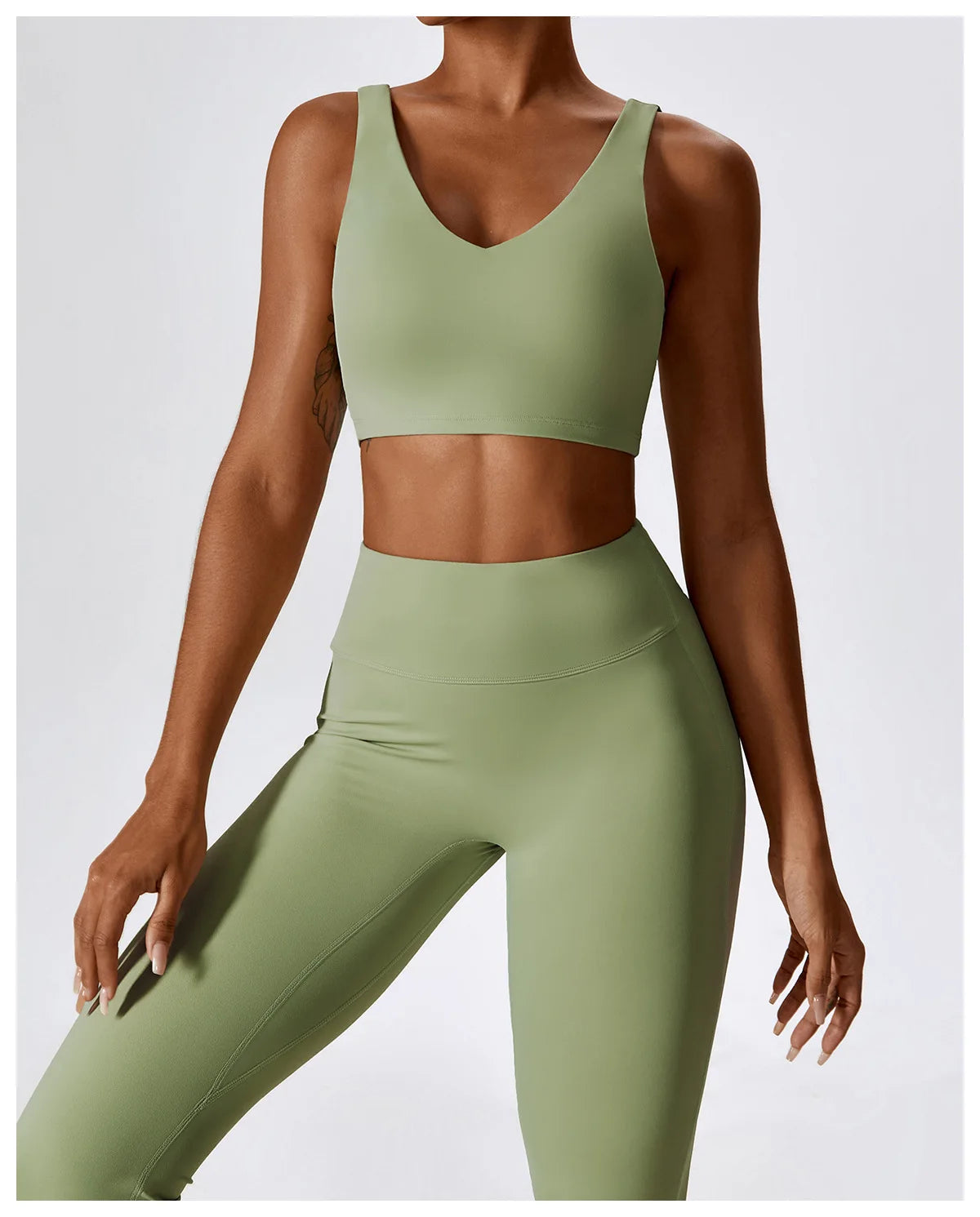 Seamless Yoga Set – Leggings & Crop Top