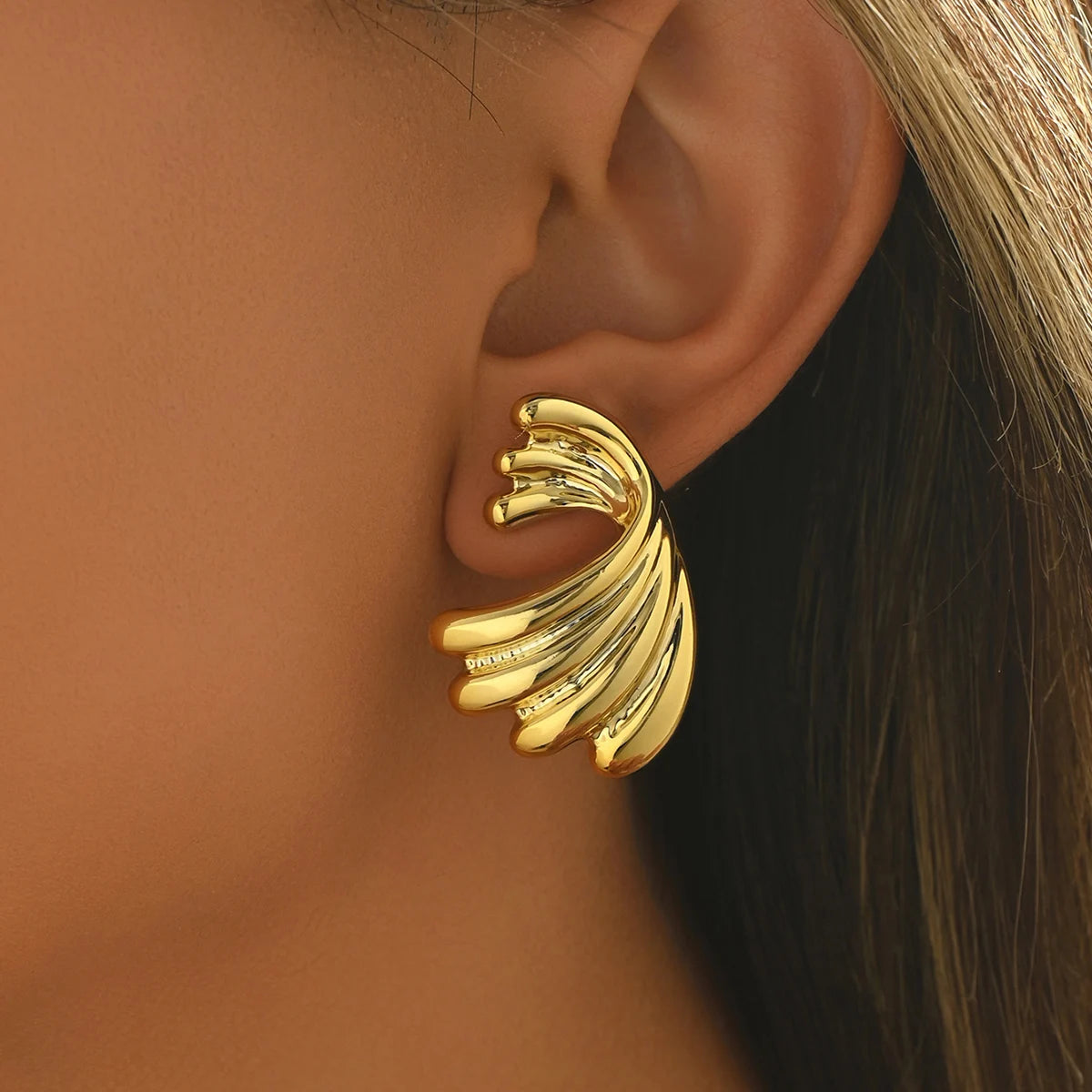 Vintage Gold Flower Stud Earrings